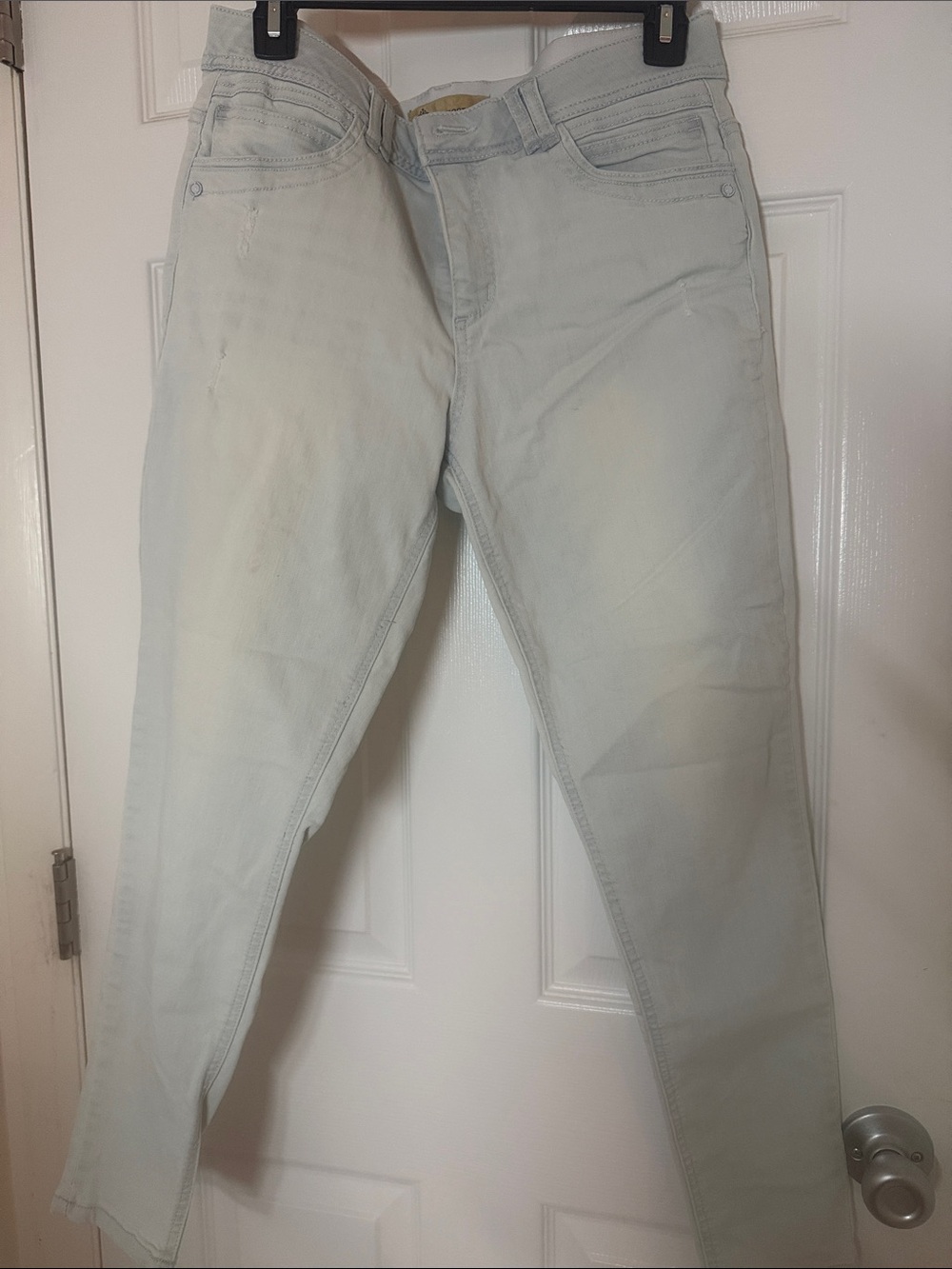 Women’s Light Gray Skinny Jeans